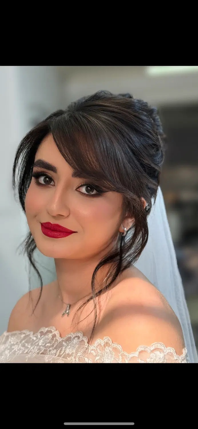 میکاپ و شنیون تخصصی عروس و همراهی/آموزش شنیون